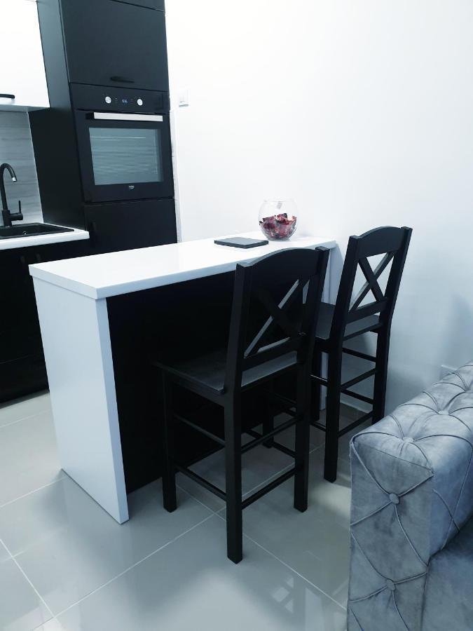 Lux Apartment - Central Place באר מראה חיצוני תמונה